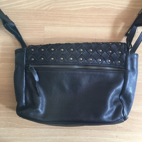 Host Pick! WILSON'S Studded Leather Handbag - Picture 2 of 5